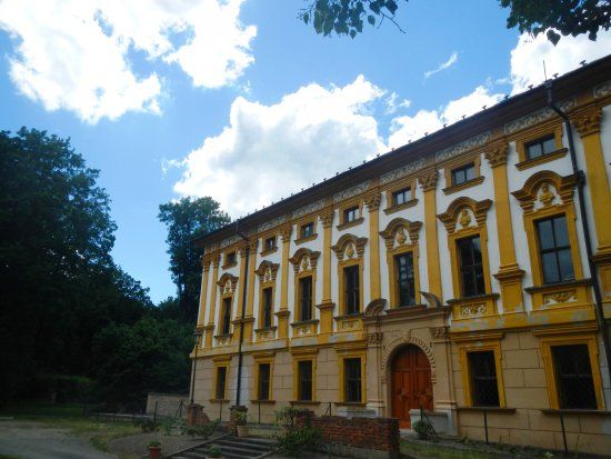 Linhartovy Chateau
